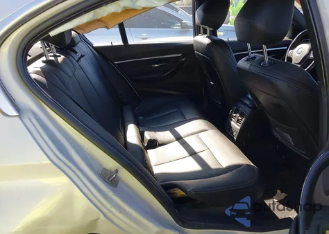 2017 BMW 330I xDrive z USA, uszkodzony, nr VIN WBA8D9G32HNU62017